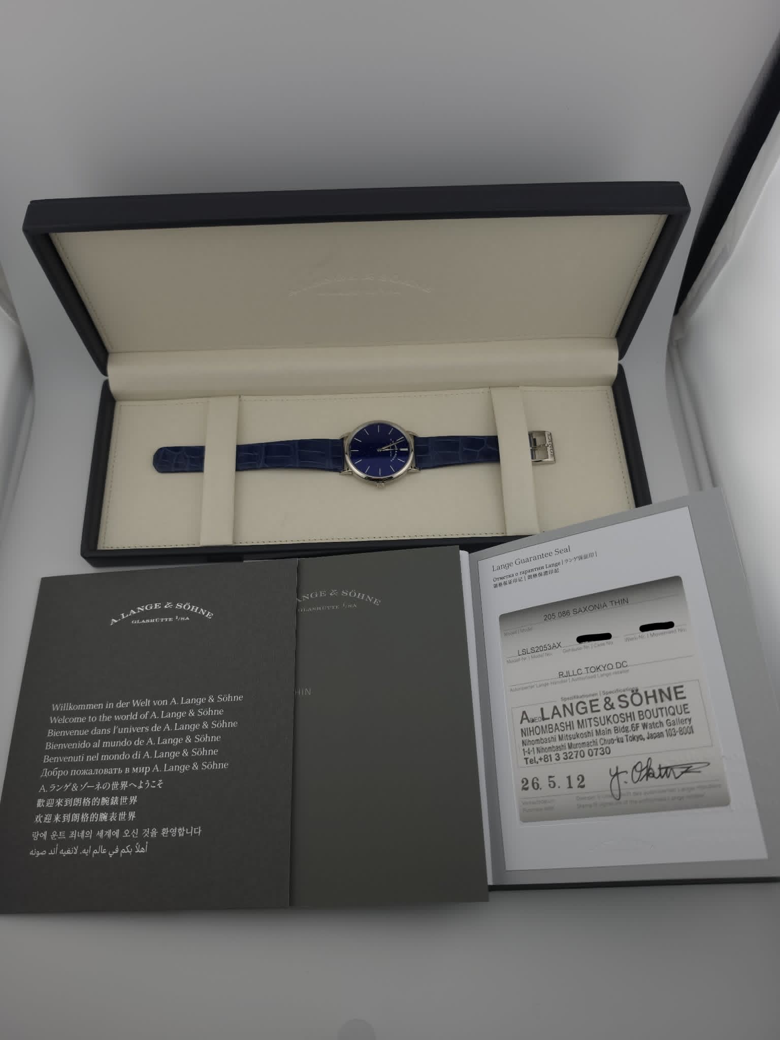 A. Lange & Söhne Saxonia Thin  205.086