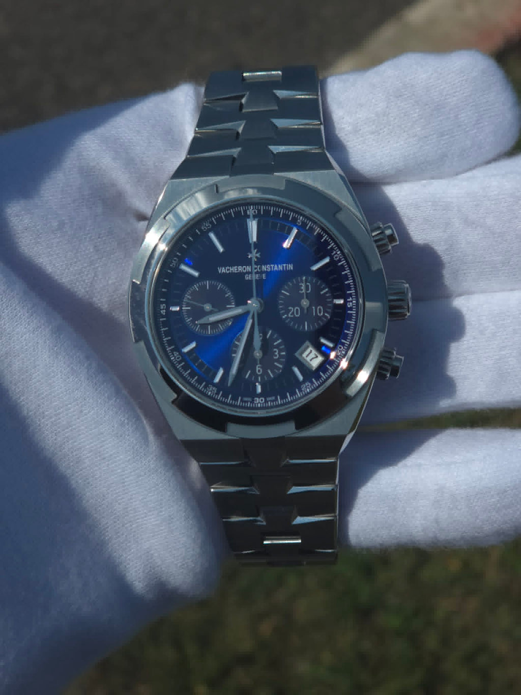 Vacheron Constantin Overseas Chronograph Stainless Steel / Blue 5520V/210A-B148