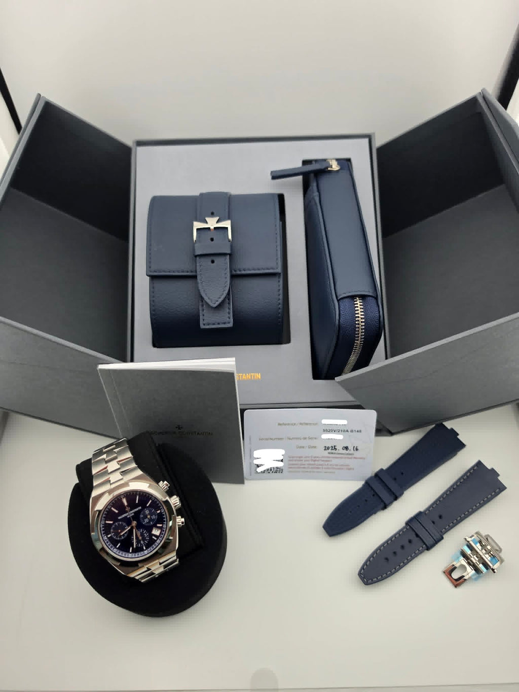 Vacheron Constantin Overseas Chronograph Stainless Steel / Blue 5520V/210A-B148