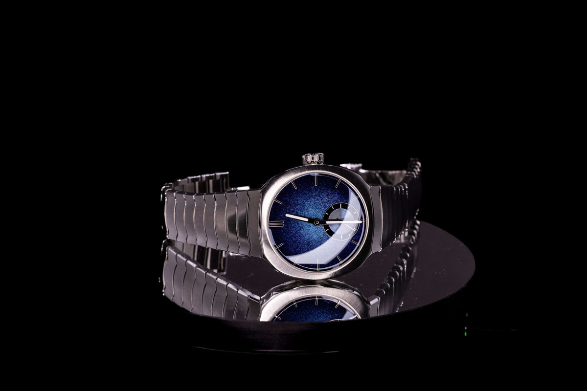 H. Moser & Cie. Streamliner Small Seconds Blue Enamel