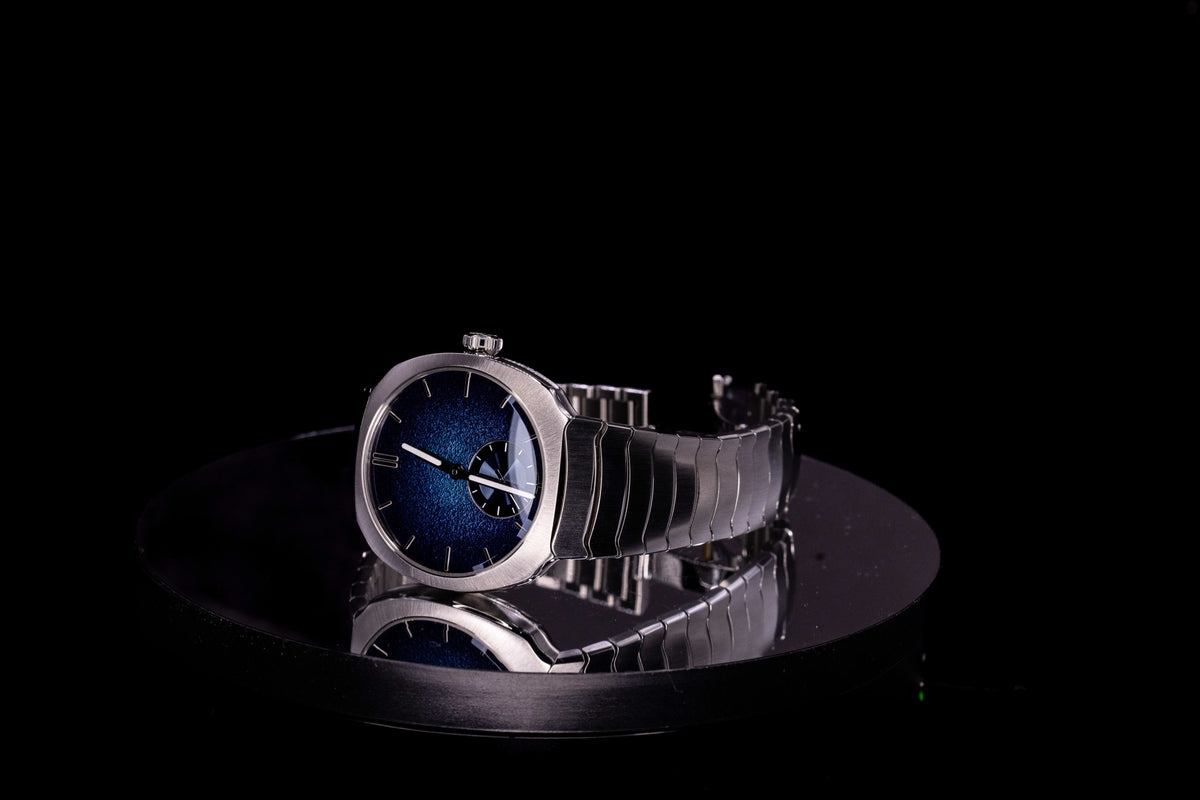 H. Moser & Cie. Streamliner Small Seconds Blue Enamel