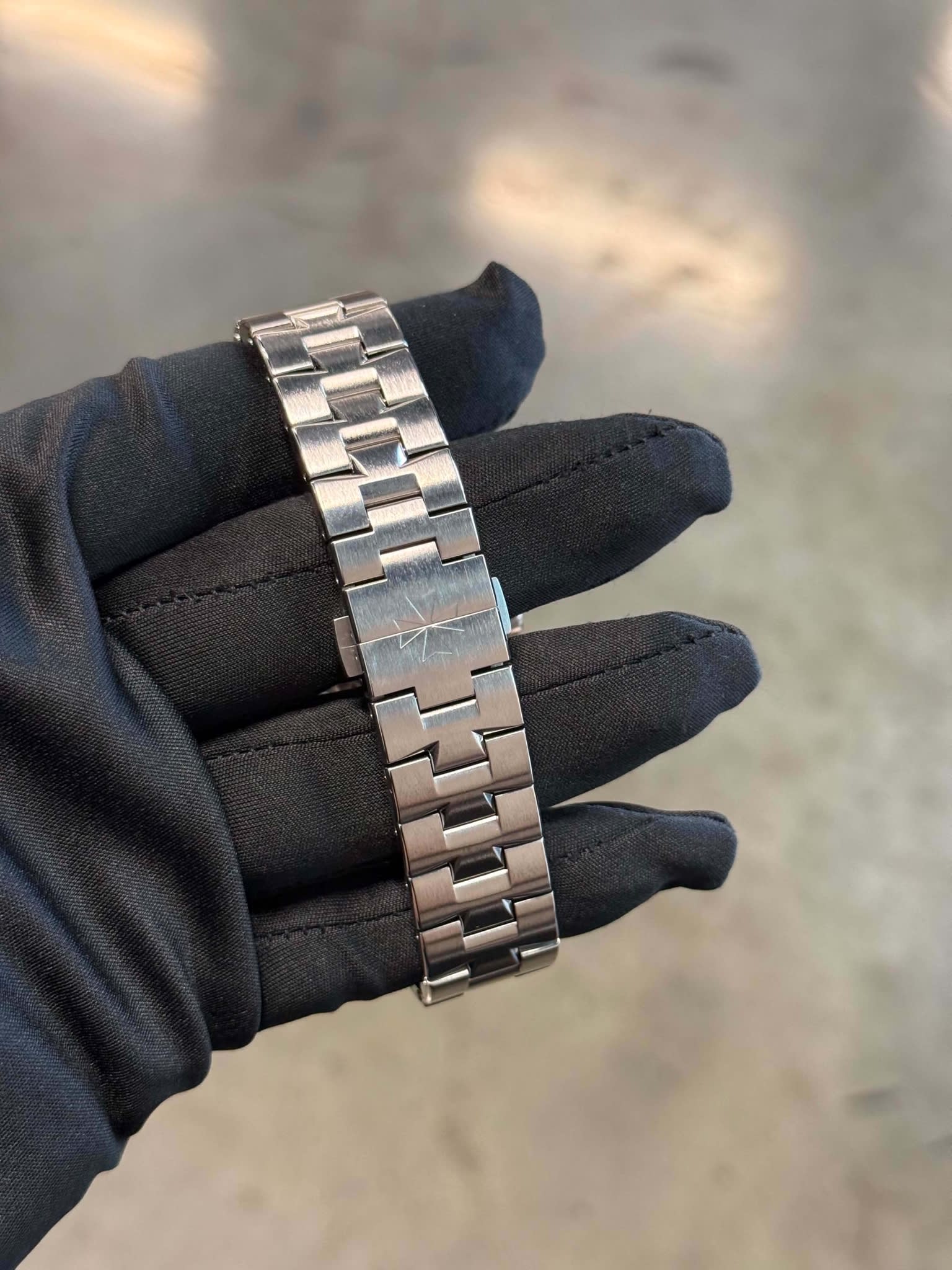 Titanium! Not Steel! Very Rare - Full Set With Both Straps!