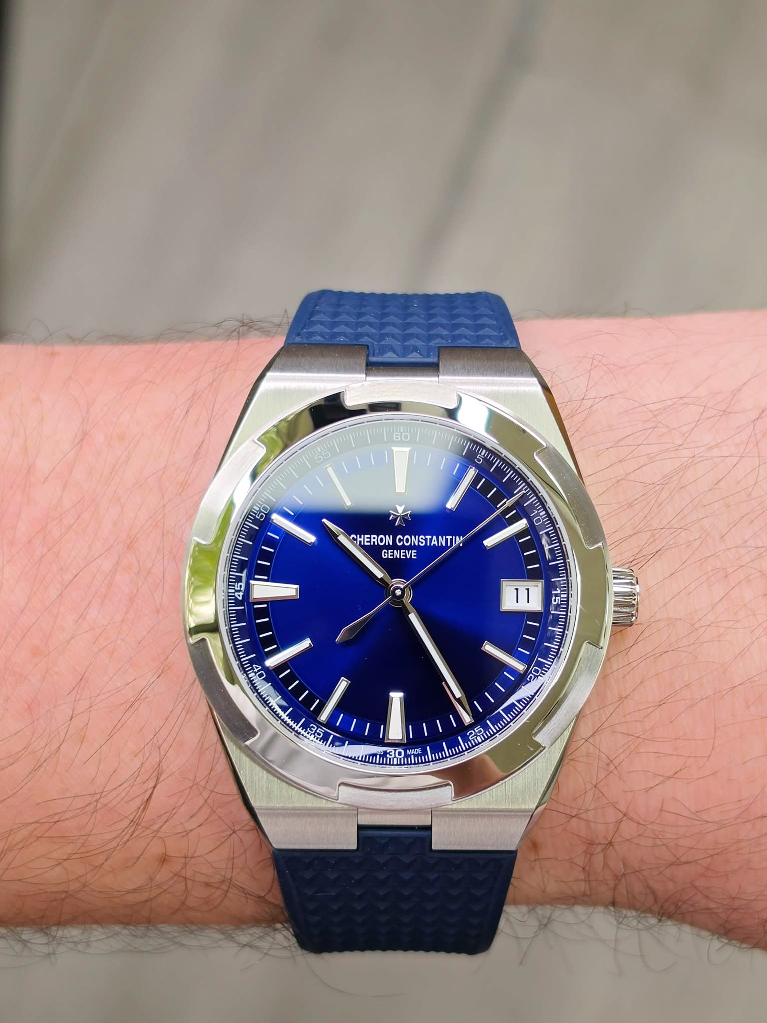 Vacheron Constantin Overseas Date Stainless Steel / Blue