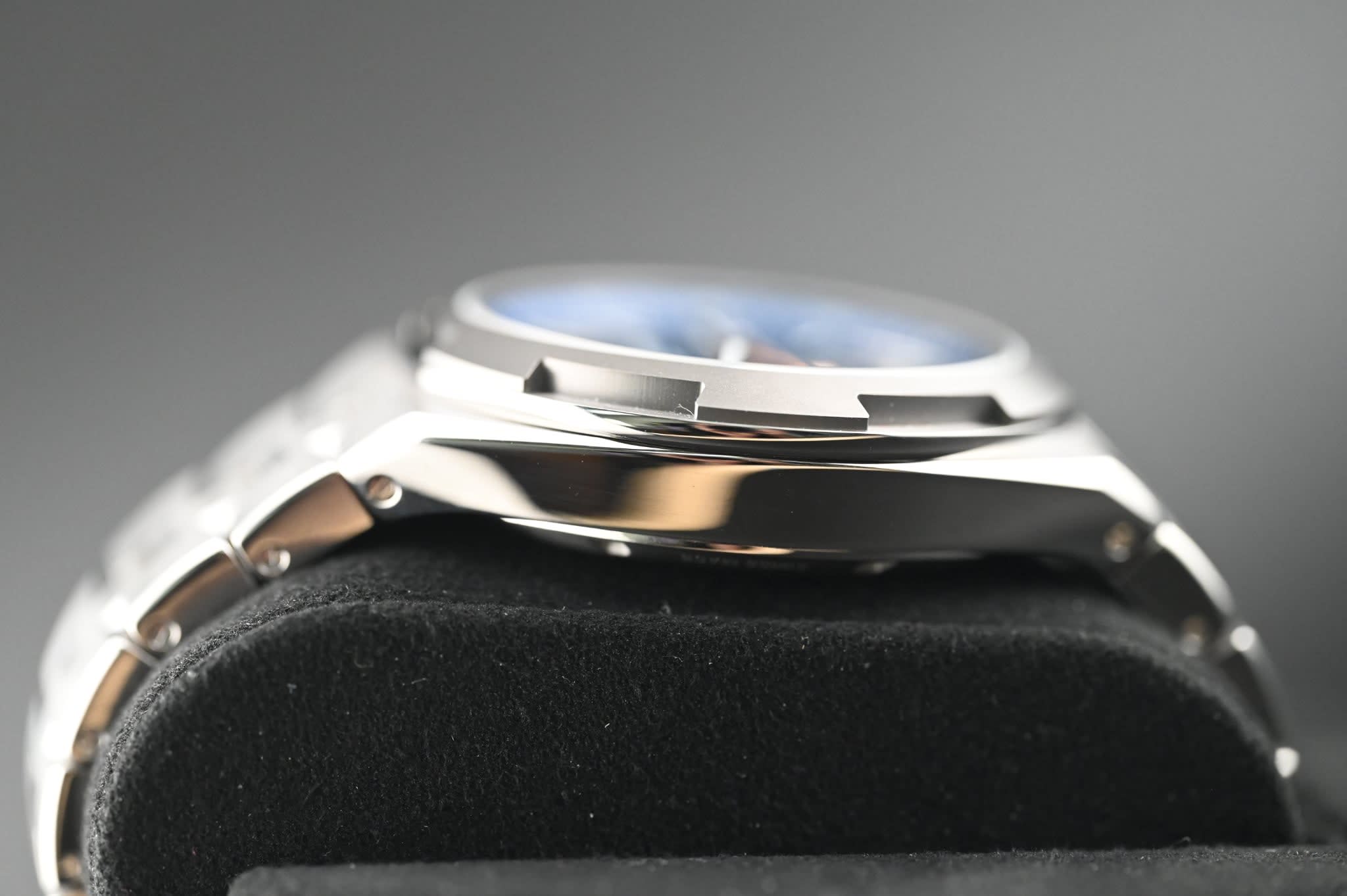 Vacheron Constantin Overseas Dual Time Cardinal Points 7930V/210T-H074