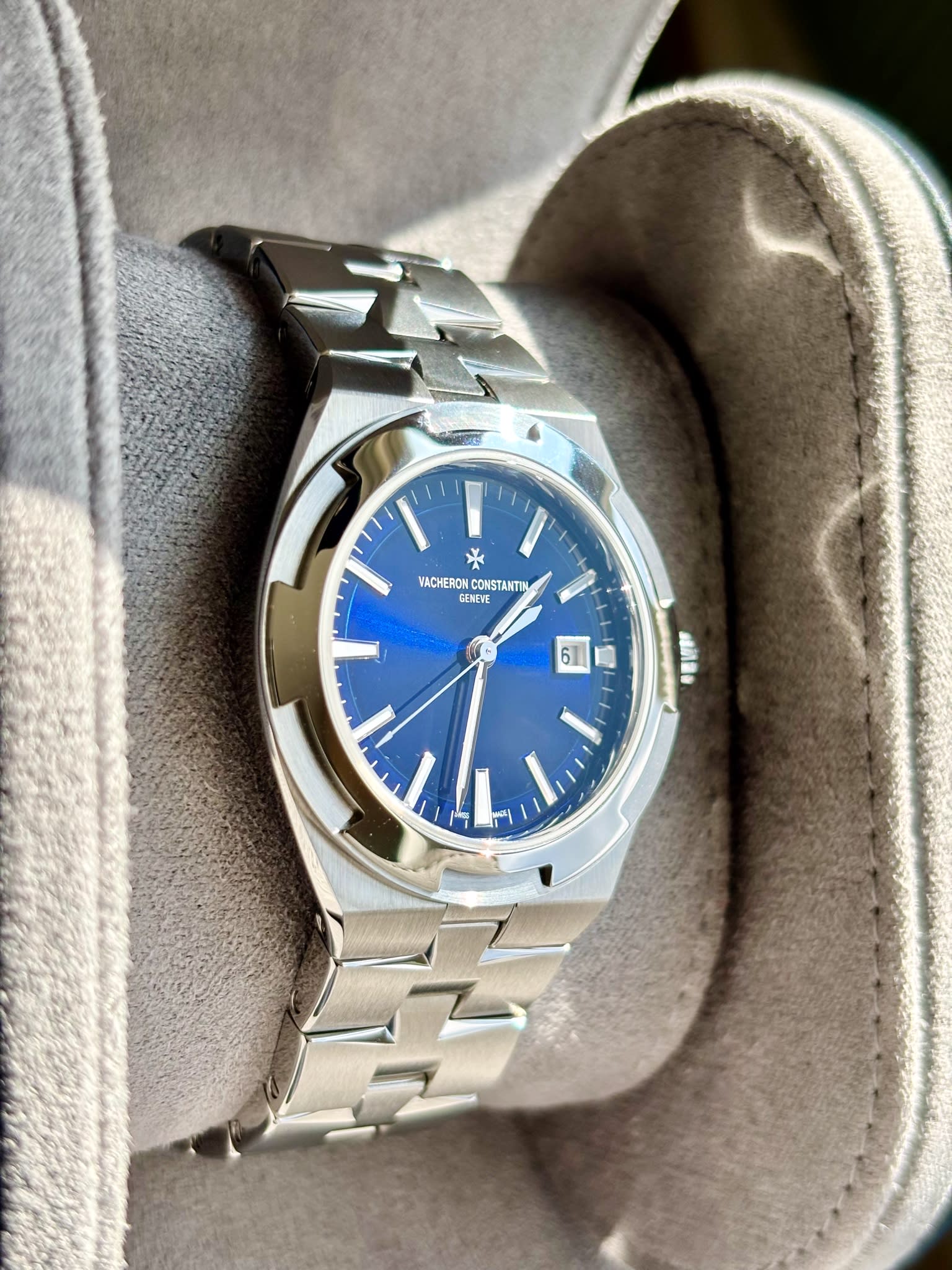 Vacheron Constantin Overseas Automatic 35 Stainless Steel / Blue / Bracelet