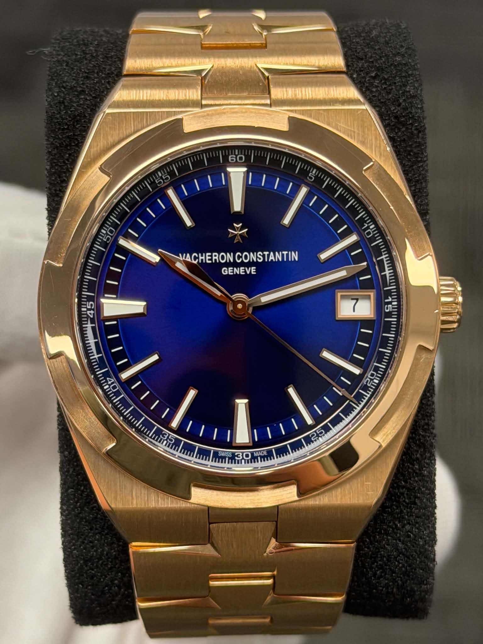 Vacheron Constantin Overseas Date Pink Gold / Blue