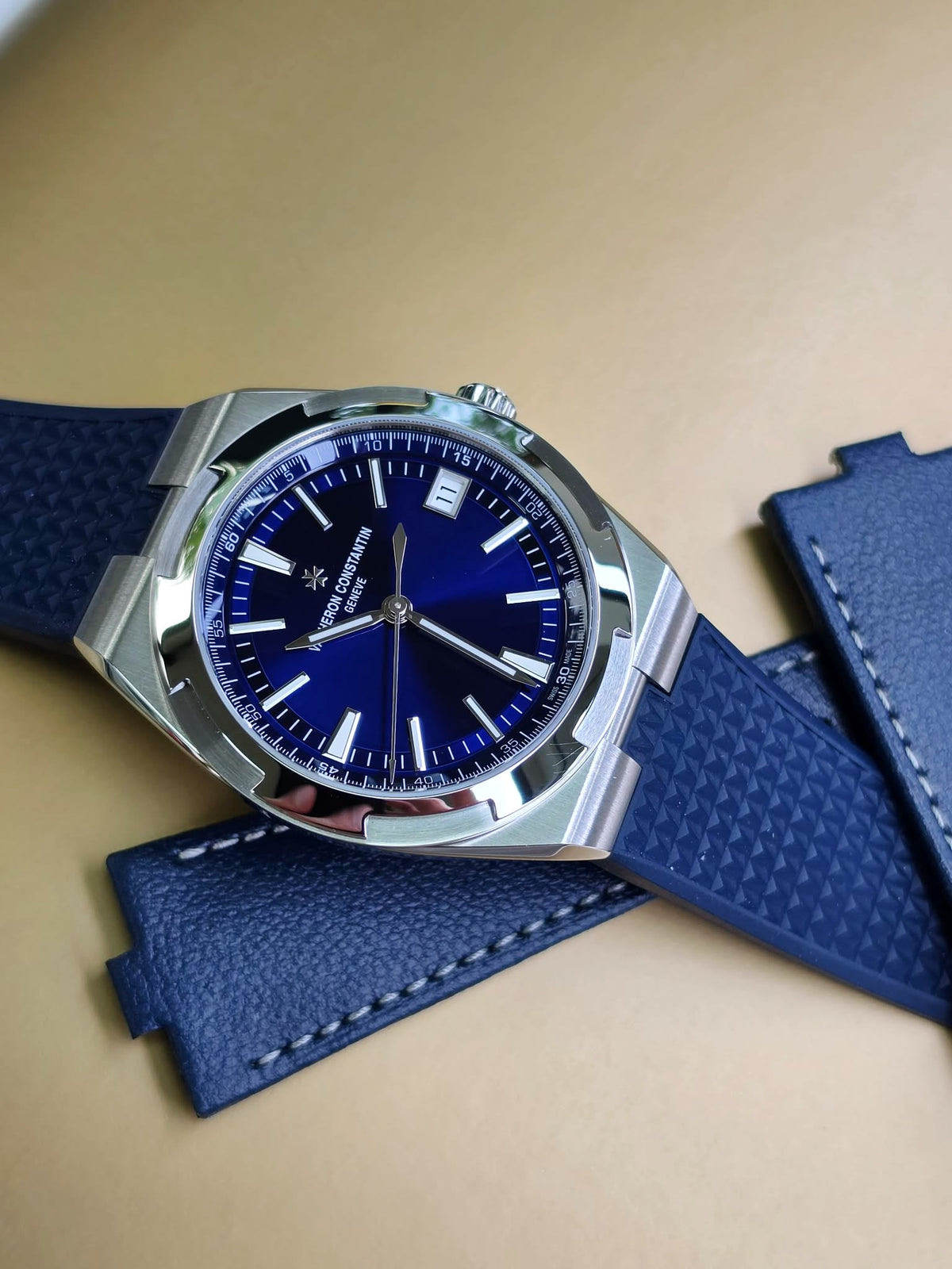 Vacheron Constantin Overseas Date Stainless Steel / Blue