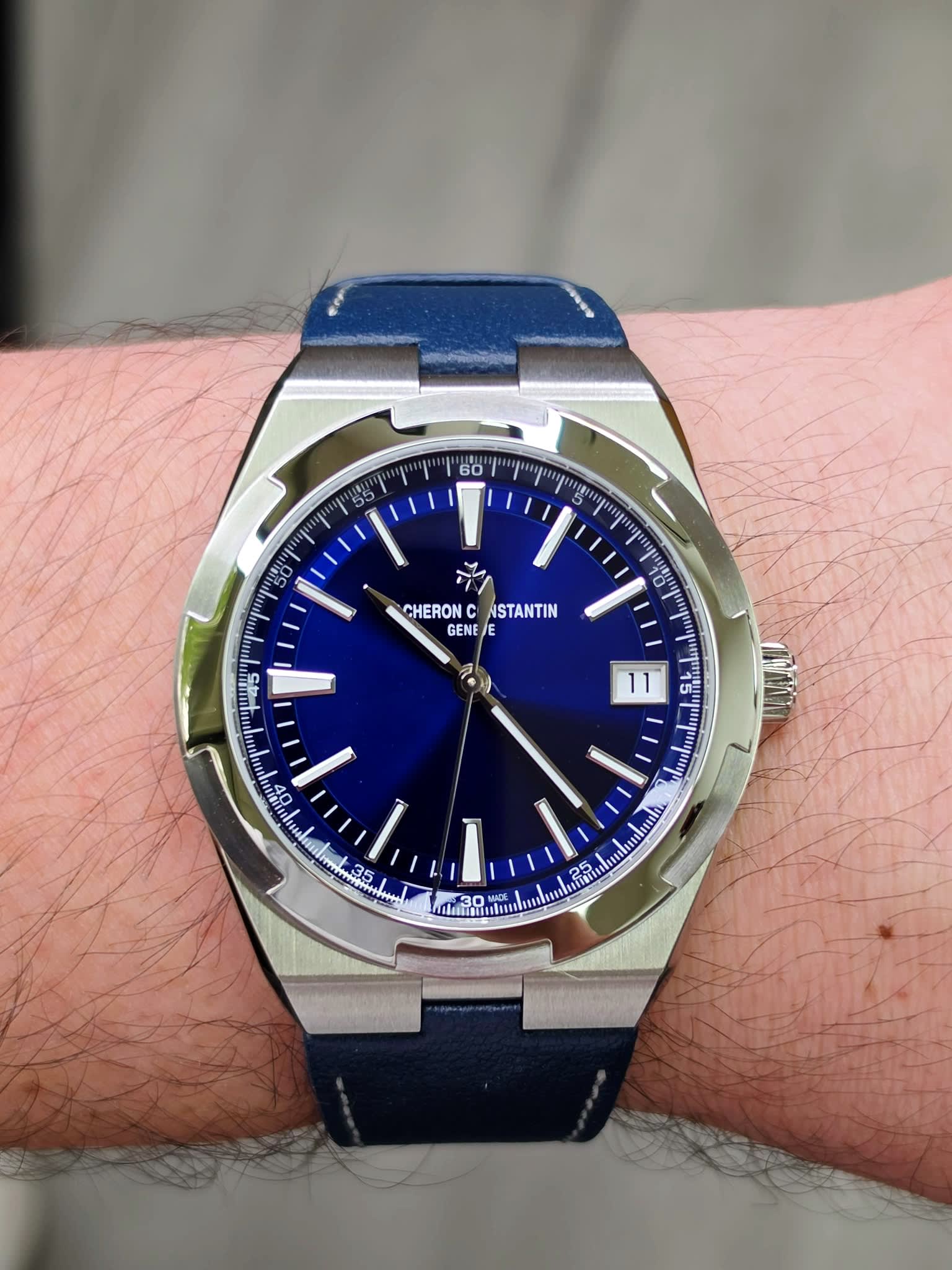 Vacheron Constantin Overseas Date Stainless Steel / Blue