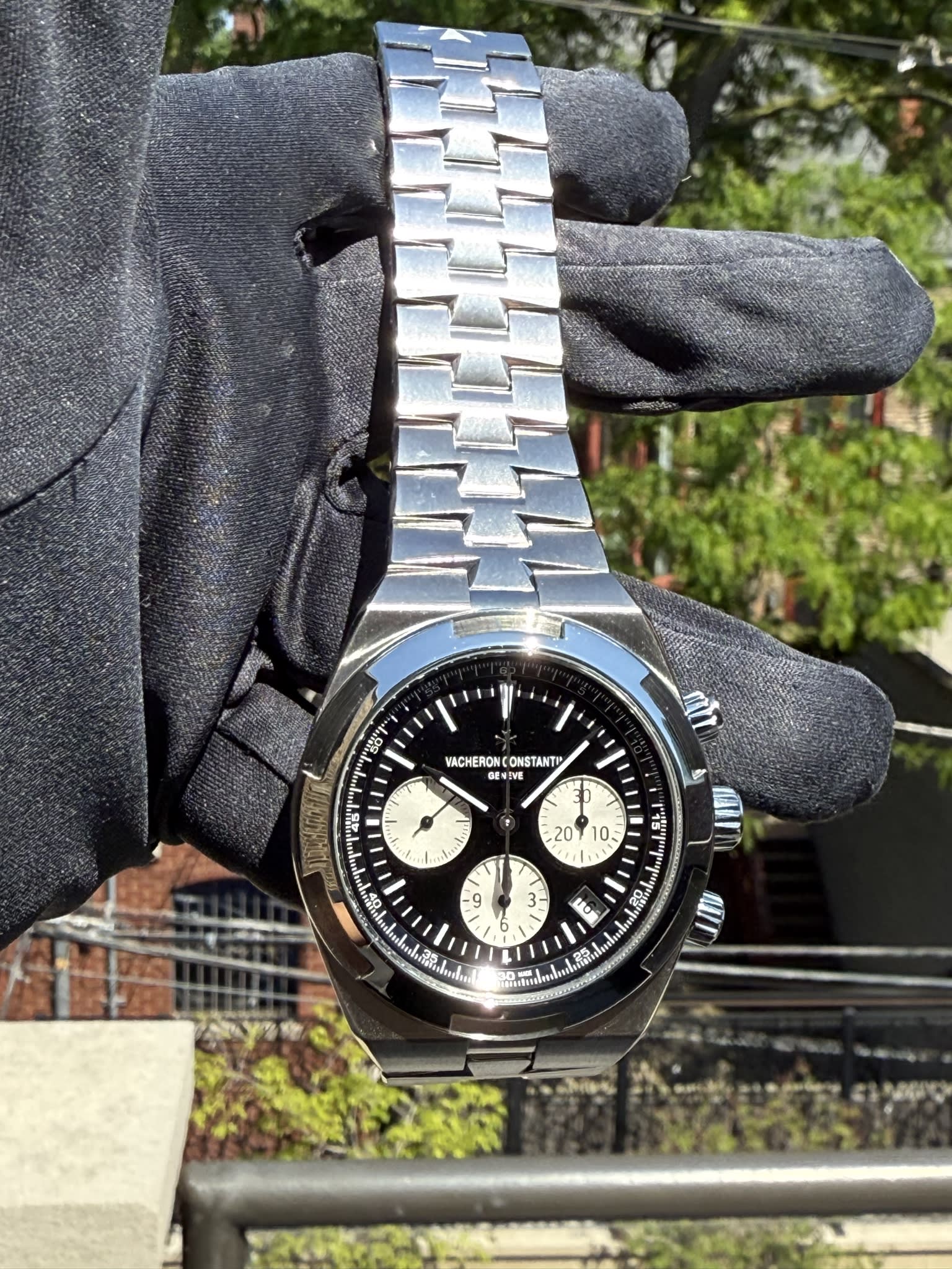 Vacheron Constantin Overseas Chronograph Stainless Steel / Black 5520V/210A-B481