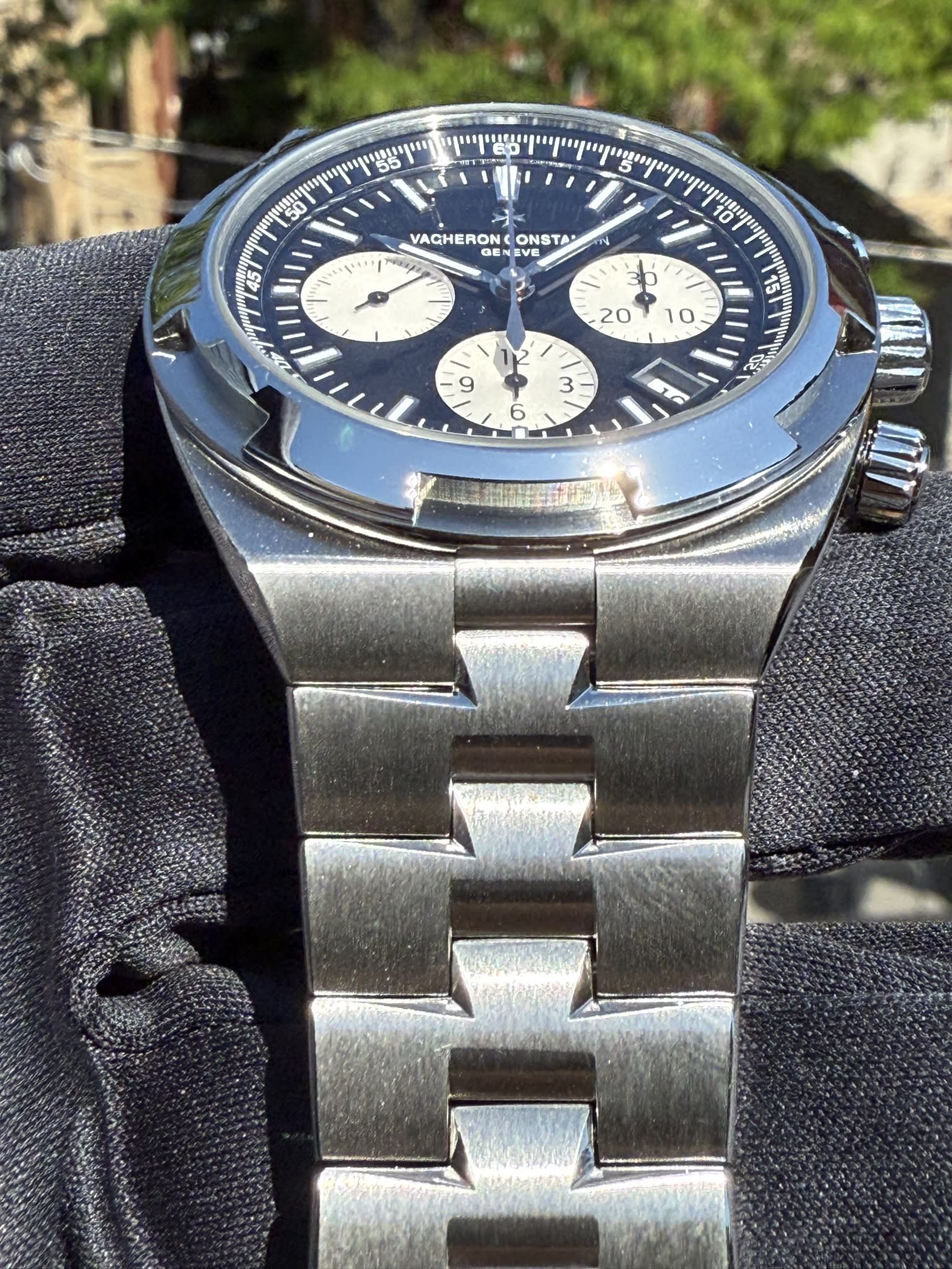 Vacheron Constantin Overseas Chronograph Stainless Steel / Black 5520V/210A-B481
