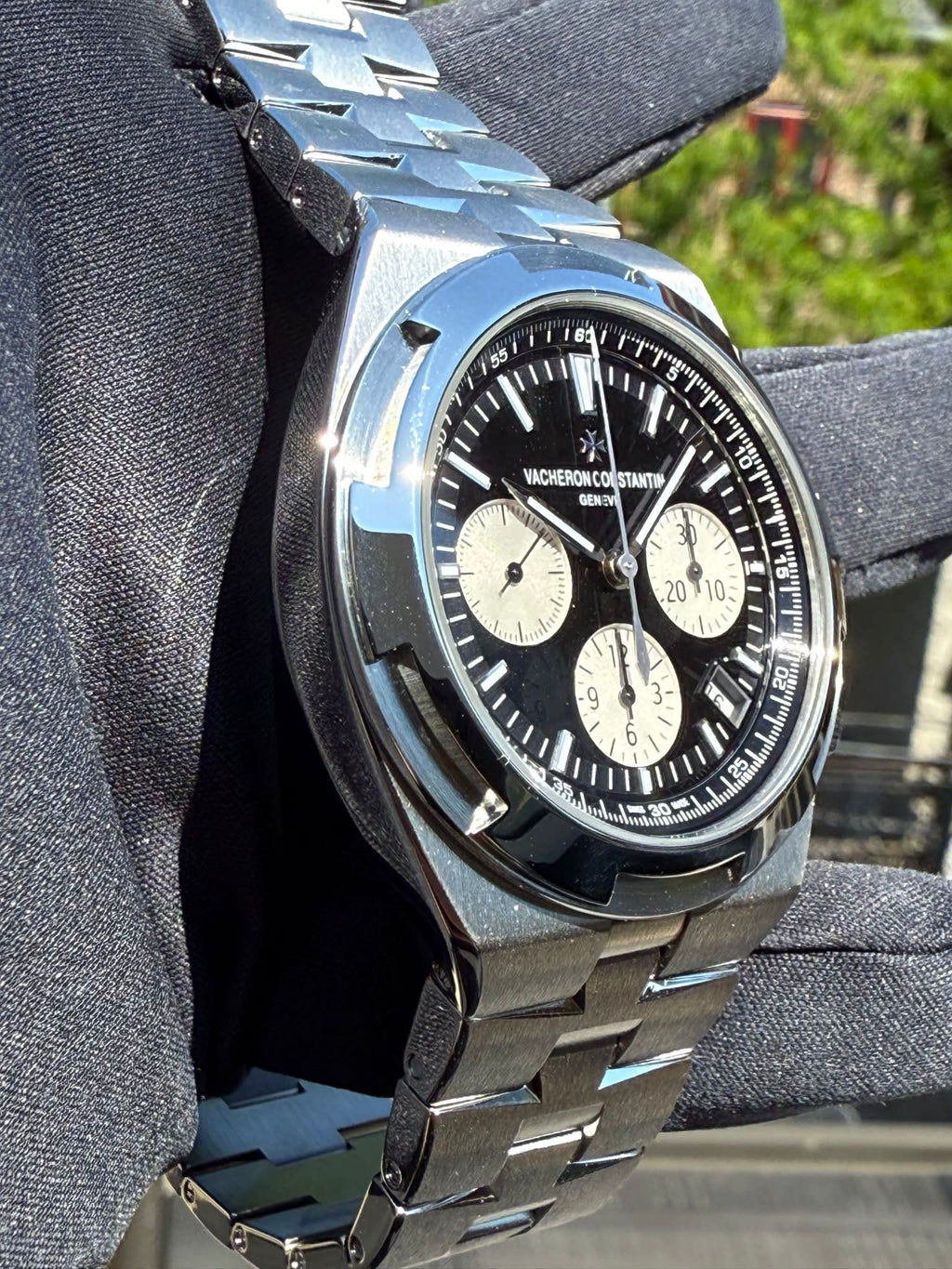 Vacheron Constantin Overseas Chronograph Stainless Steel / Black 5520V/210A-B481