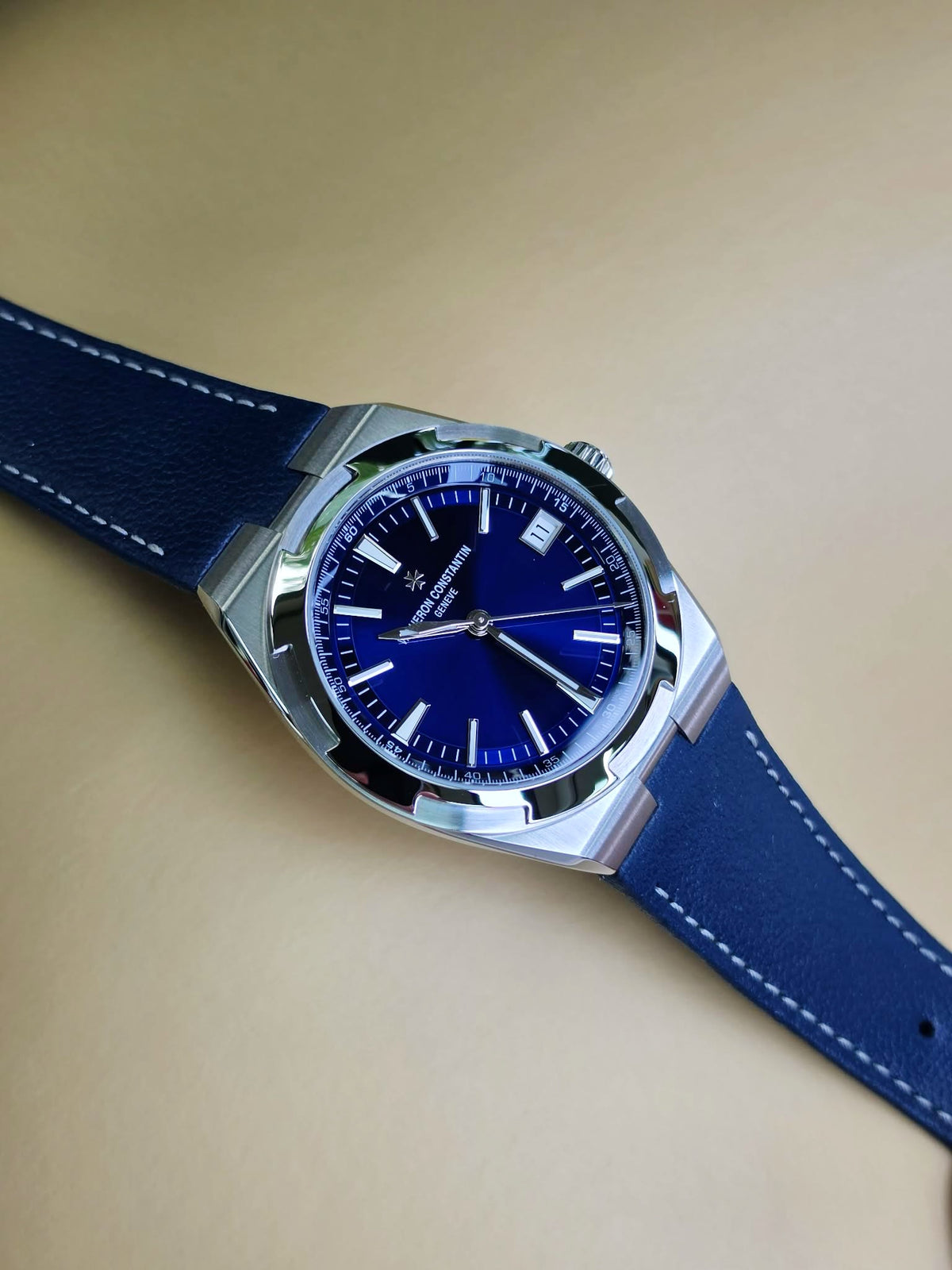 Vacheron Constantin Overseas Date Stainless Steel / Blue