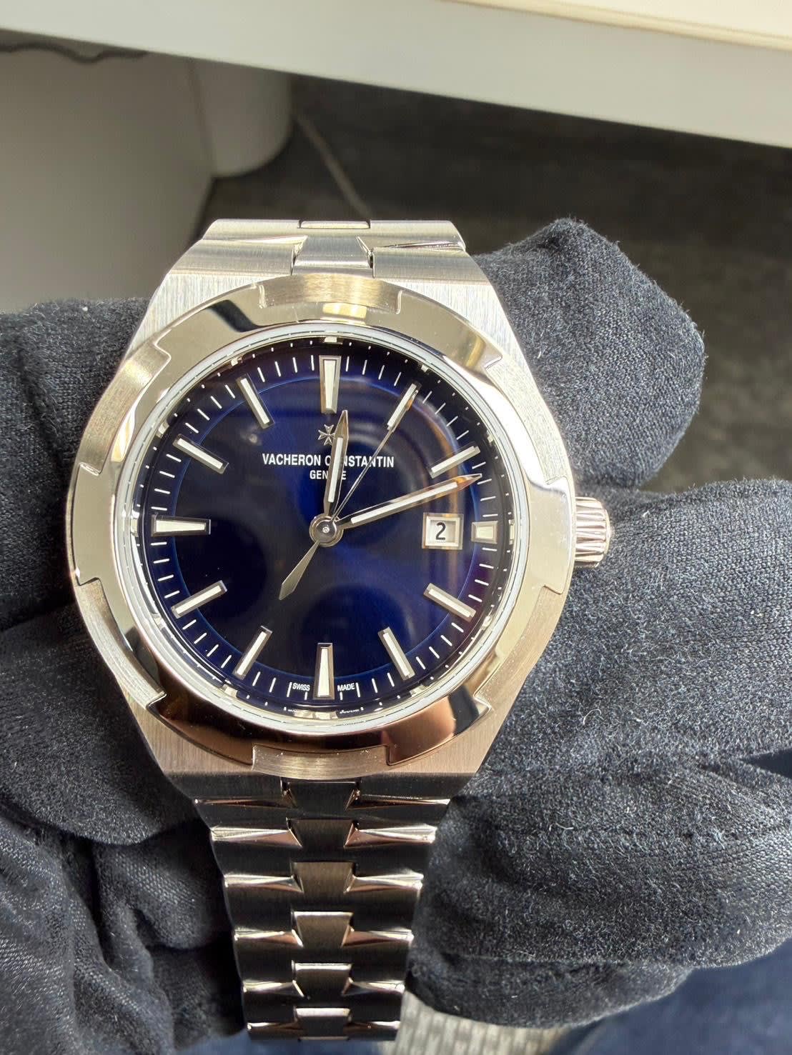 Vacheron Constantin Overseas Automatic 35 Stainless Steel / Blue / Bracelet 4600V/200A-B980