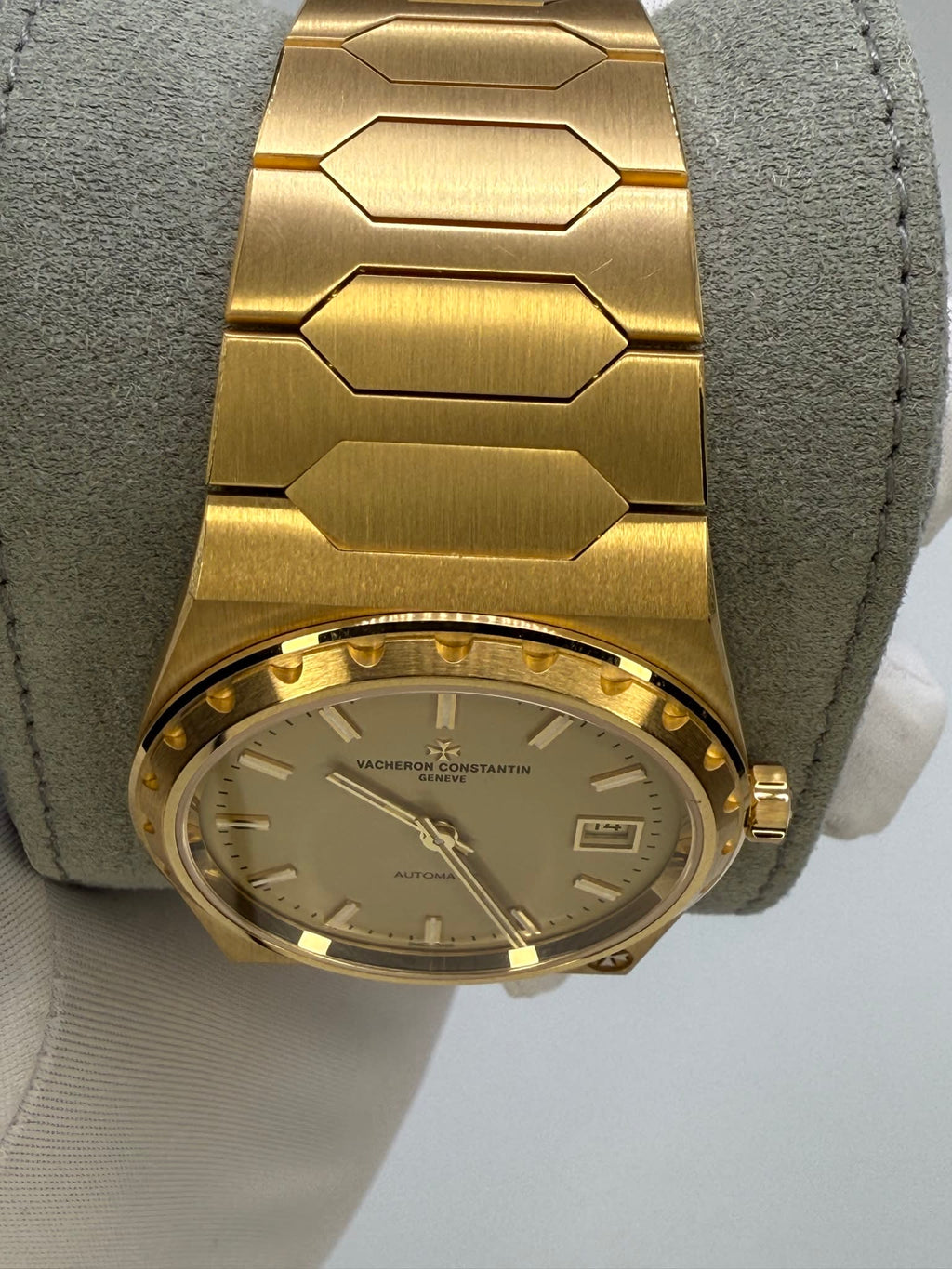 Vacheron Constantin Historiques 222 Yellow Gold / Champagne 4200H/222J-B935