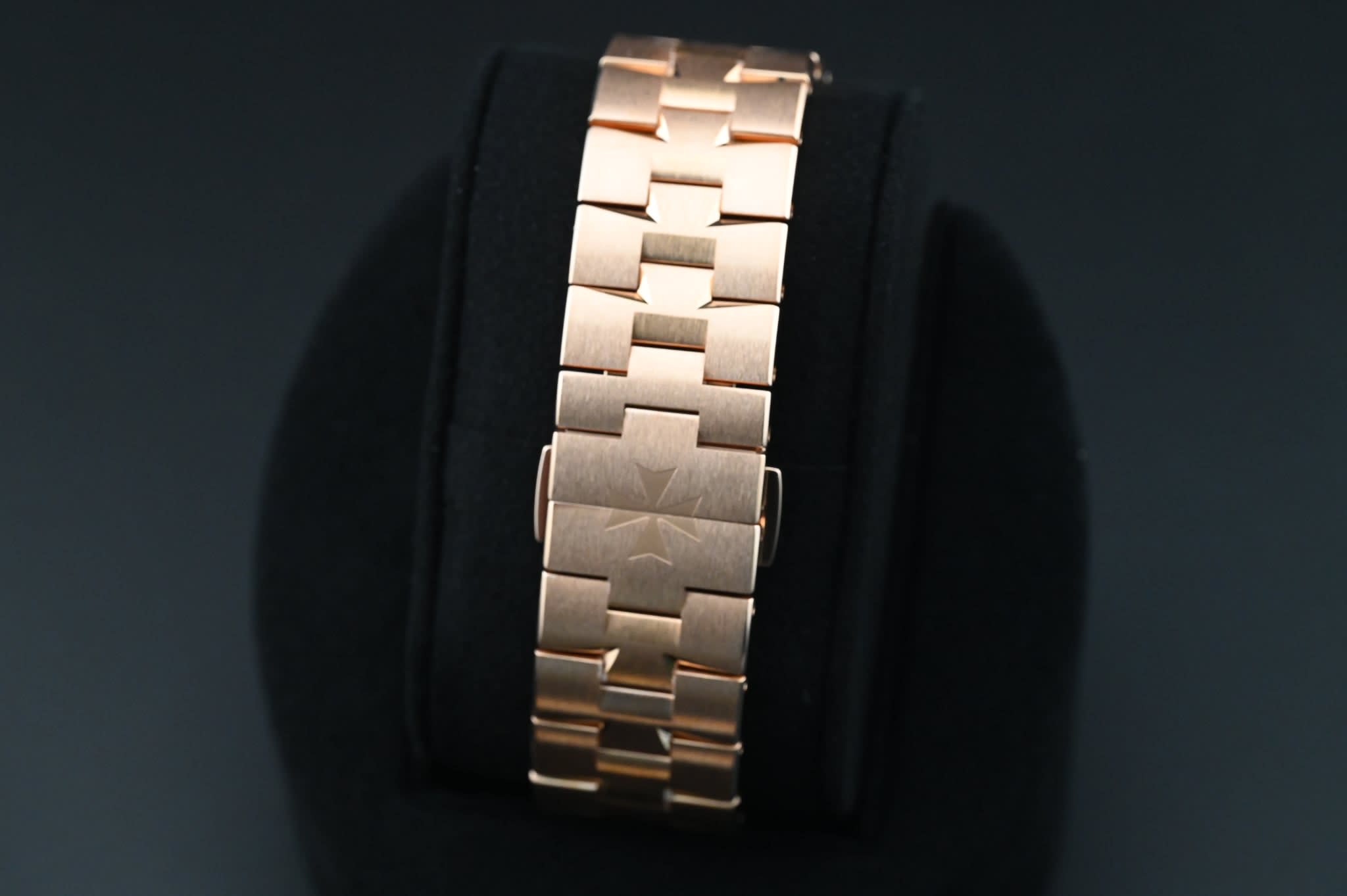 Vacheron Constantin Overseas Ultra-Thin Perpetual Calendar Pink Gold / Skeleton / Bracelet 4300V/220R-B642