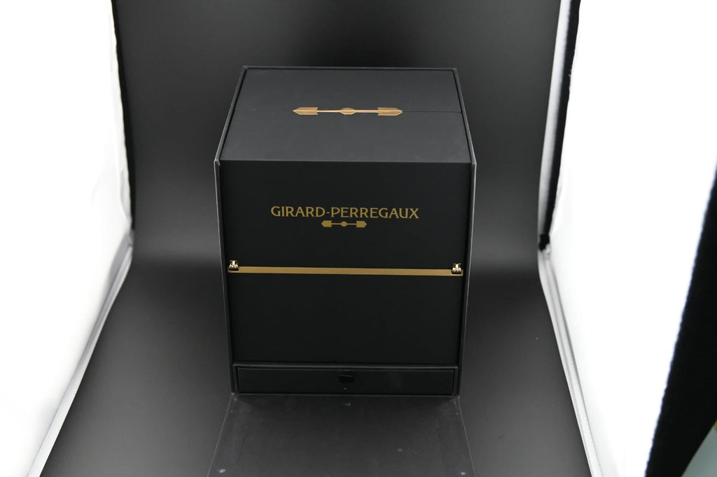 Girard Perregaux Laureato Skeleton 42mm (White Gold, LE 100) 81015-53-3240-1GM