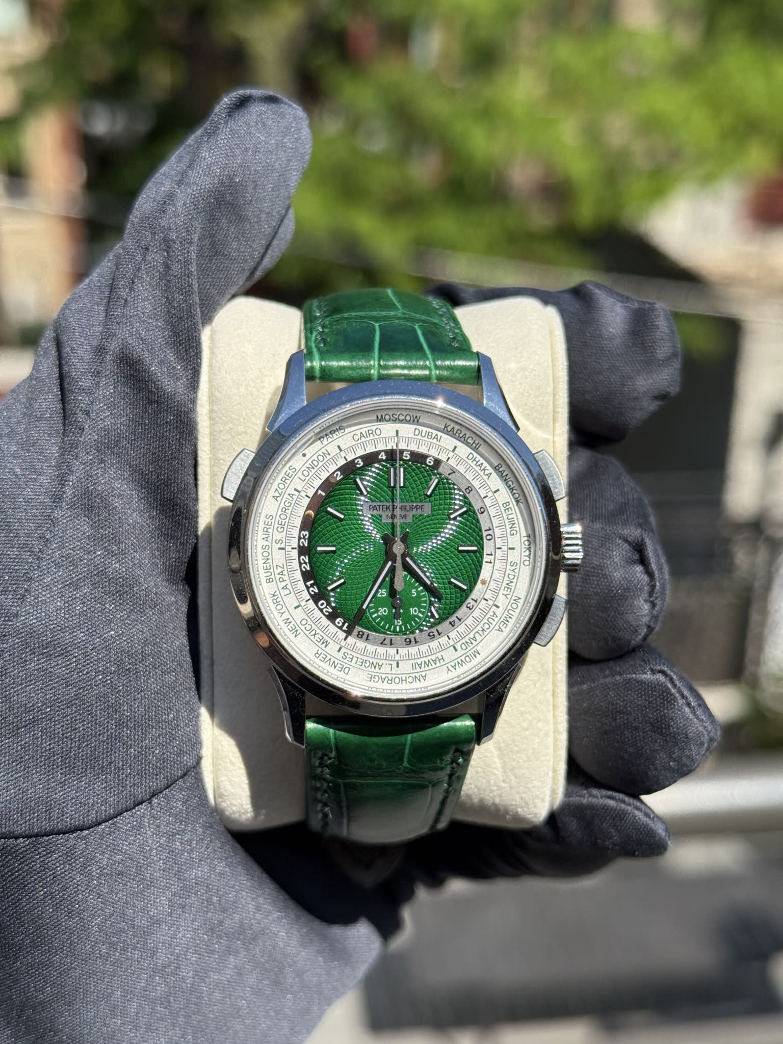 Patek Philippe Complications World Time Chronograph 5930 Platinum / Green 5930P-001