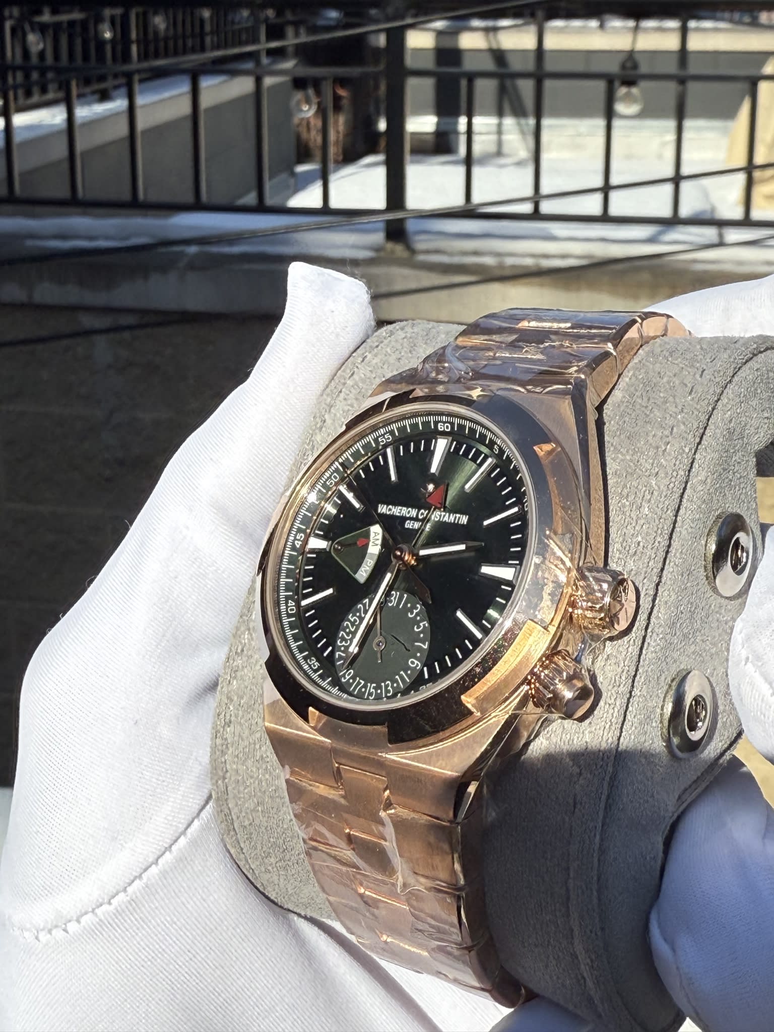 Vacheron Constantin Overseas Dual Time Pink Gold / Green 7920V/210R-B965