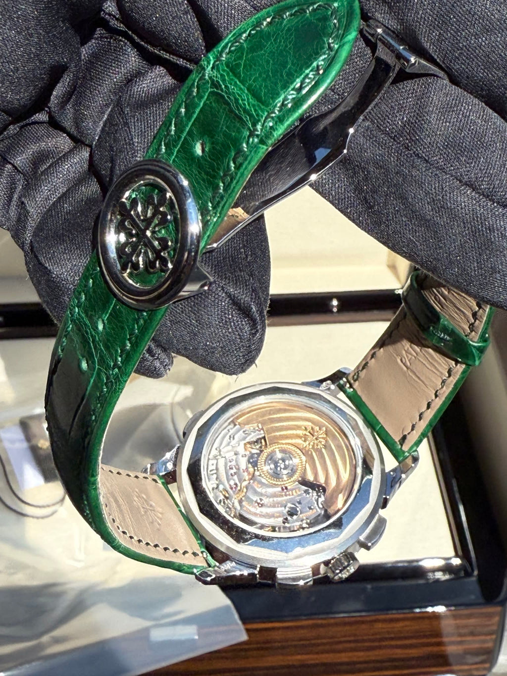 Patek Philippe Complications World Time Chronograph 5930 Platinum / Green 5930P-001