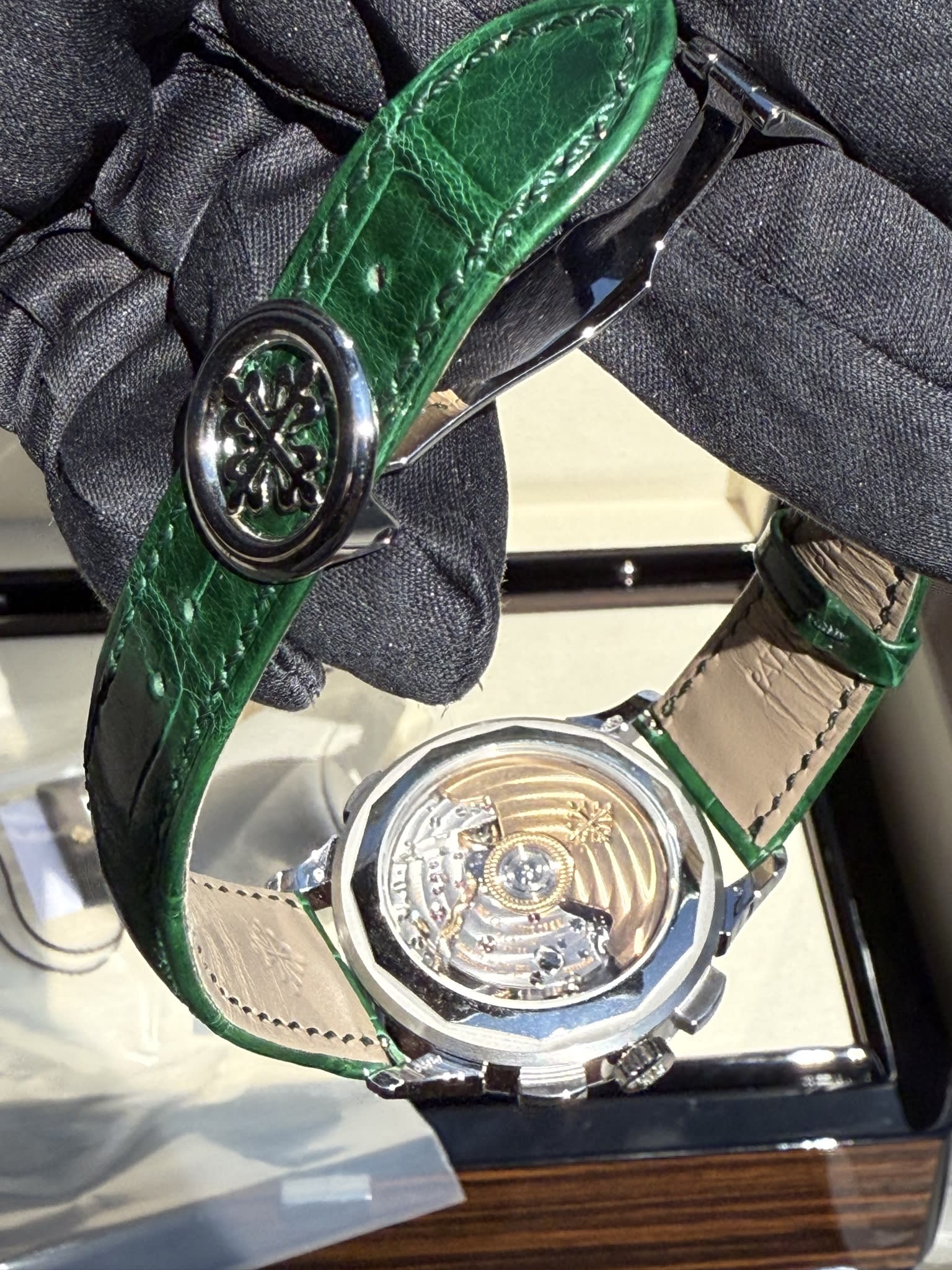 Patek Philippe Complications World Time Chronograph 5930 Platinum / Green 5930P-001