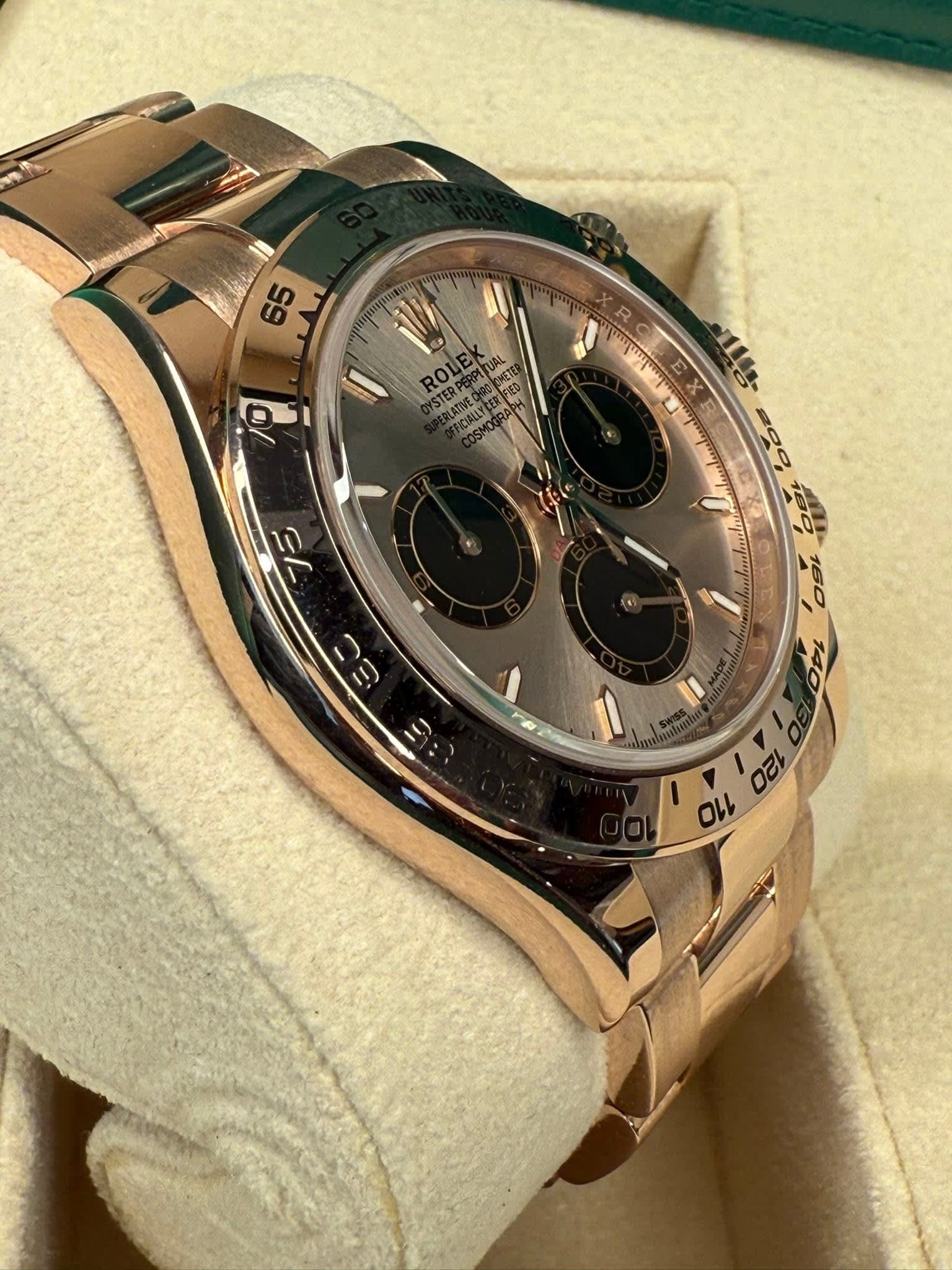 Rolex Daytona Cosmograph Daytona Everose / Sundust - Black / Oyster 126505-0003