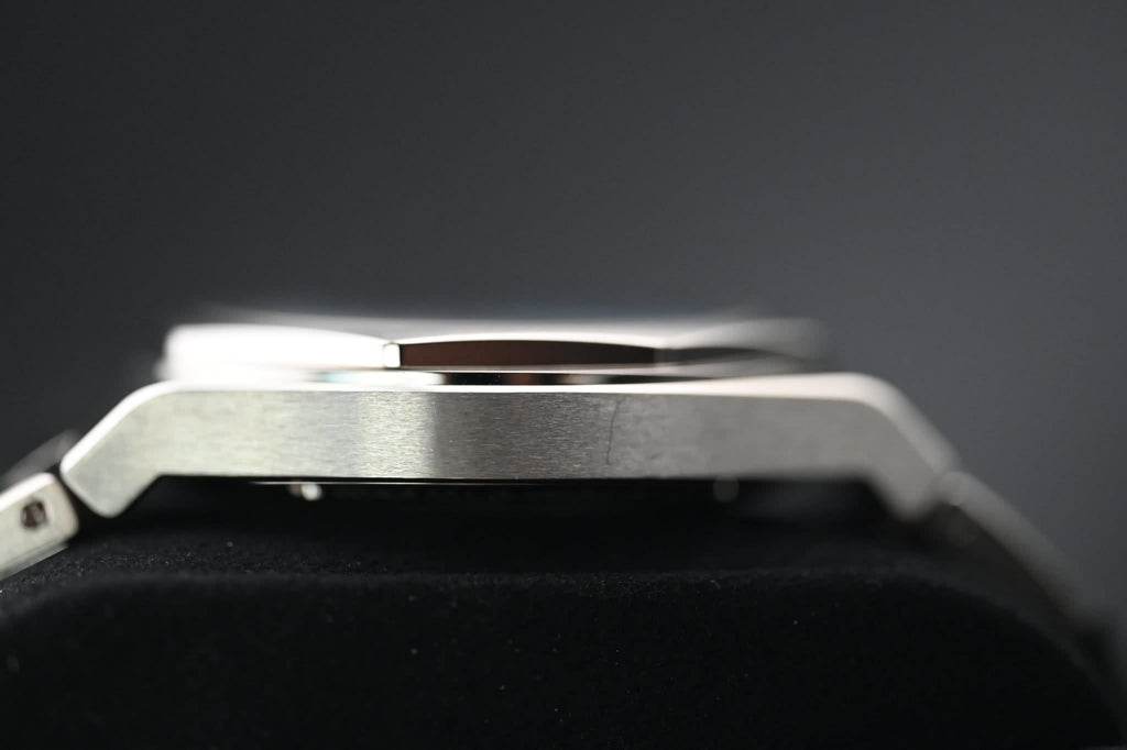 Girard Perregaux Laureato Skeleton 42mm (White Gold, LE 100) 81015-53-3240-1GM