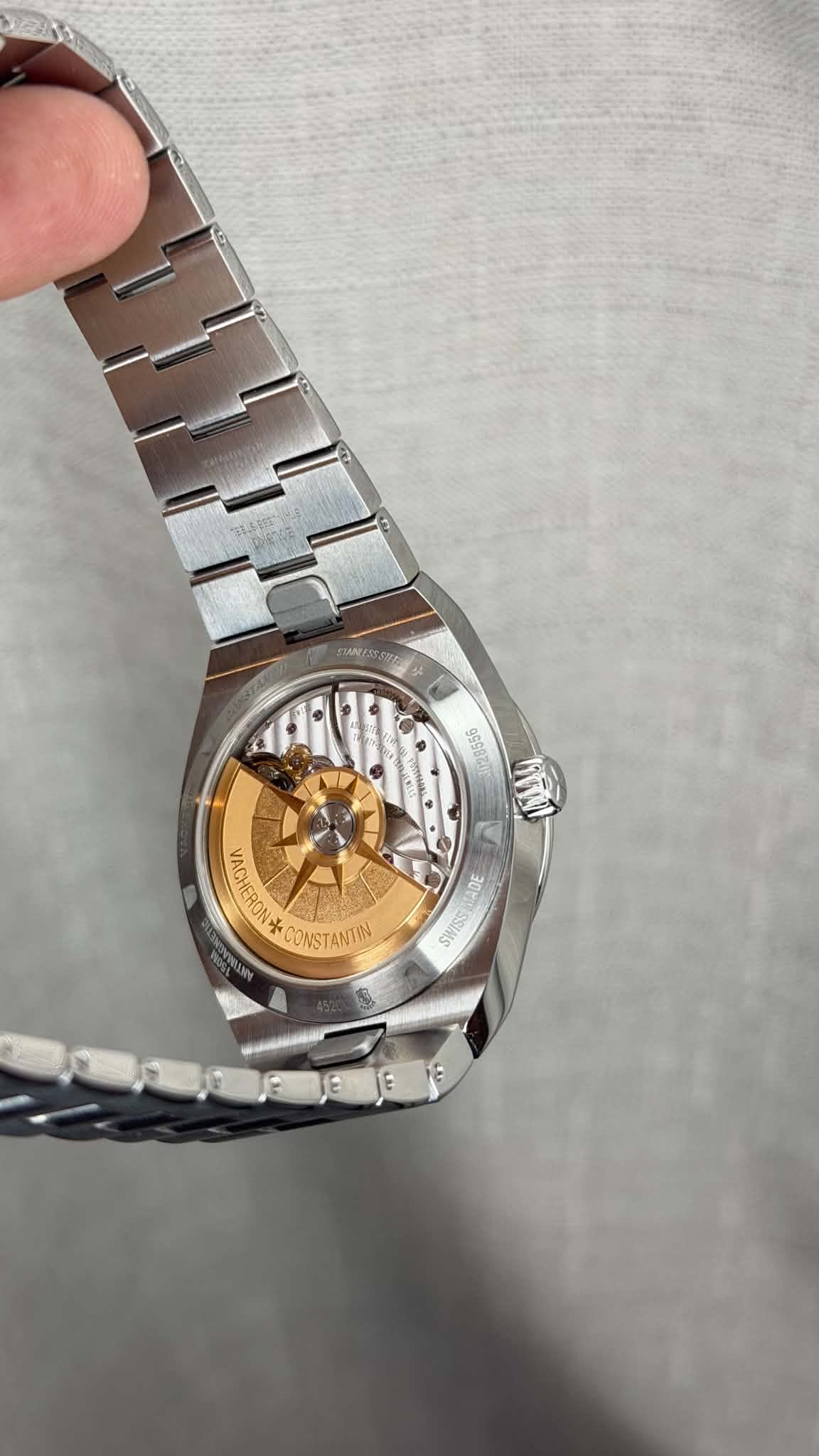 Vacheron Constantin Overseas Date Stainless Steel / Black 4520V/210A-B483