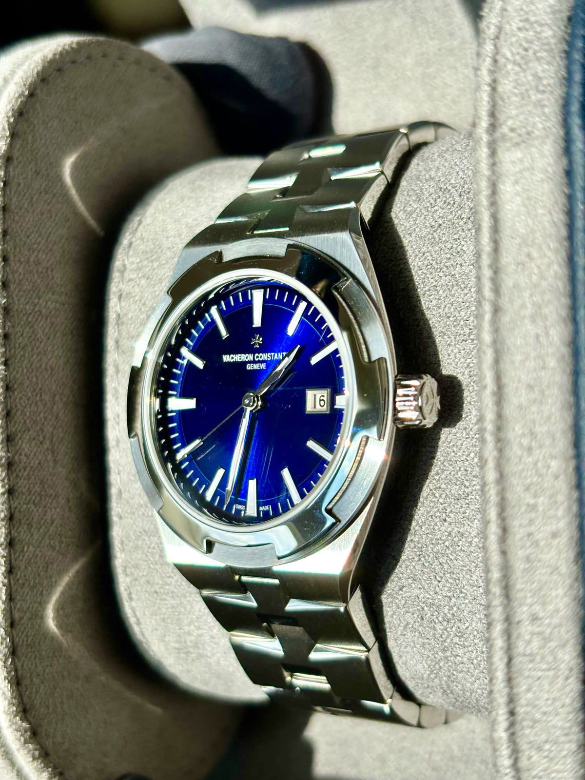 Vacheron Constantin Overseas Automatic 35 Stainless Steel / Blue / Bracelet