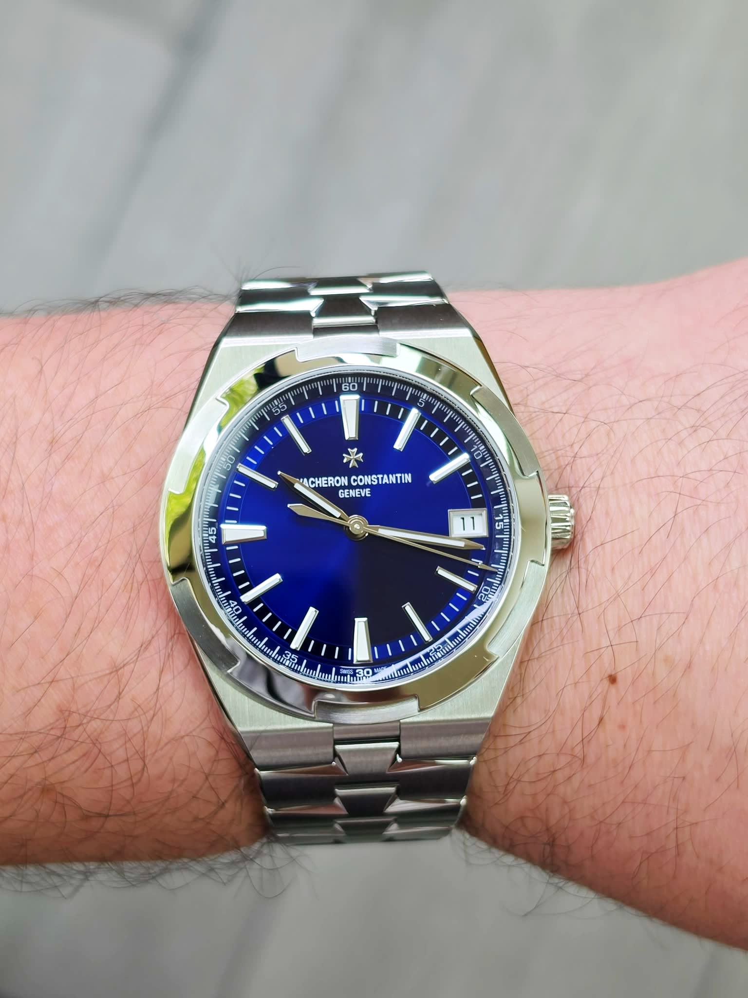 Vacheron Constantin Overseas Date Stainless Steel / Blue