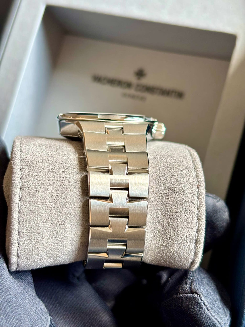 Vacheron Constantin Overseas Automatic 35 Stainless Steel / Blue / Bracelet