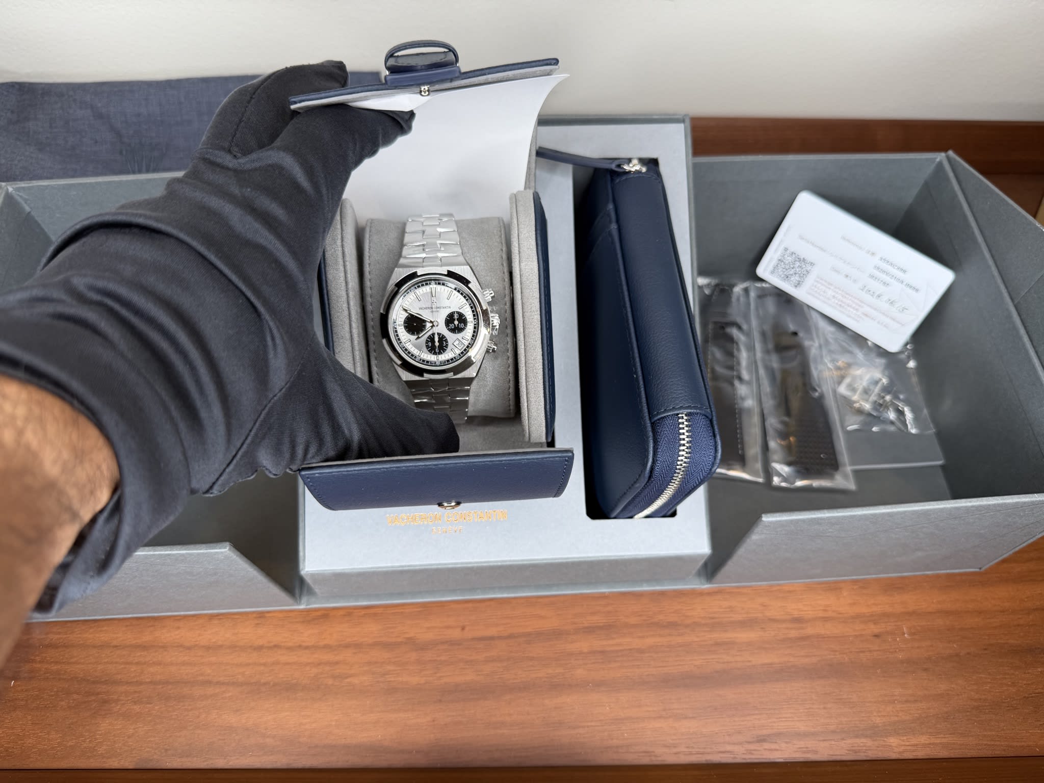 Vacheron Constantin Overseas Chronograph 5520V/210A-B686