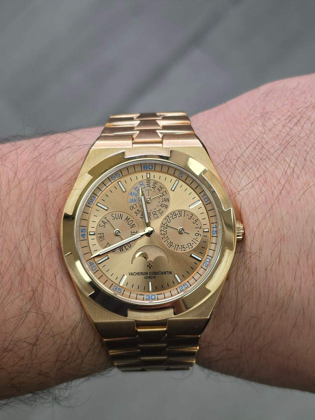 Vacheron Constantin Overseas Ultra-Thin Perpetual Calendar Pink Gold / Pink Gold