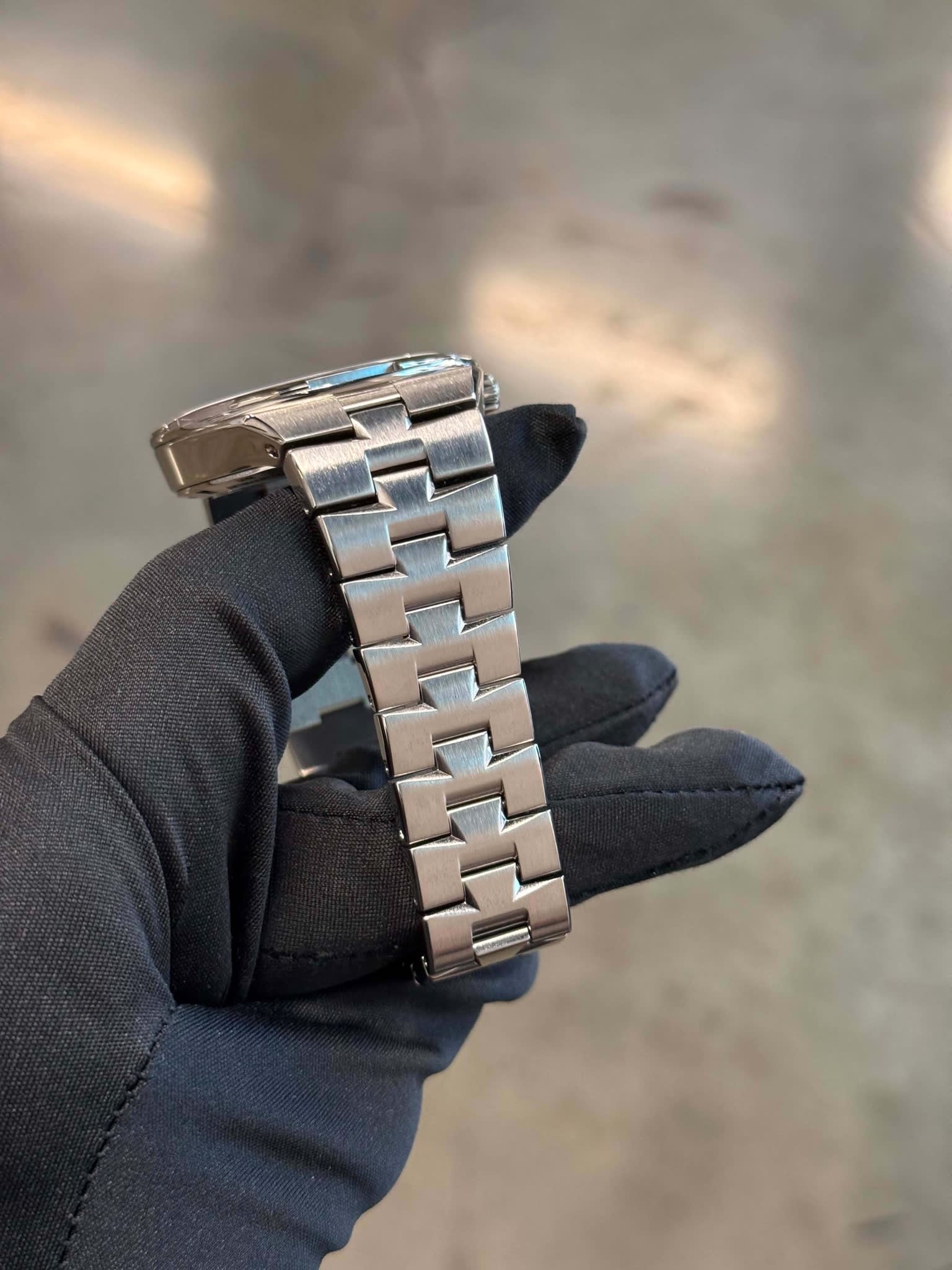 Titanium! Not Steel! Very Rare - Full Set With Both Straps!