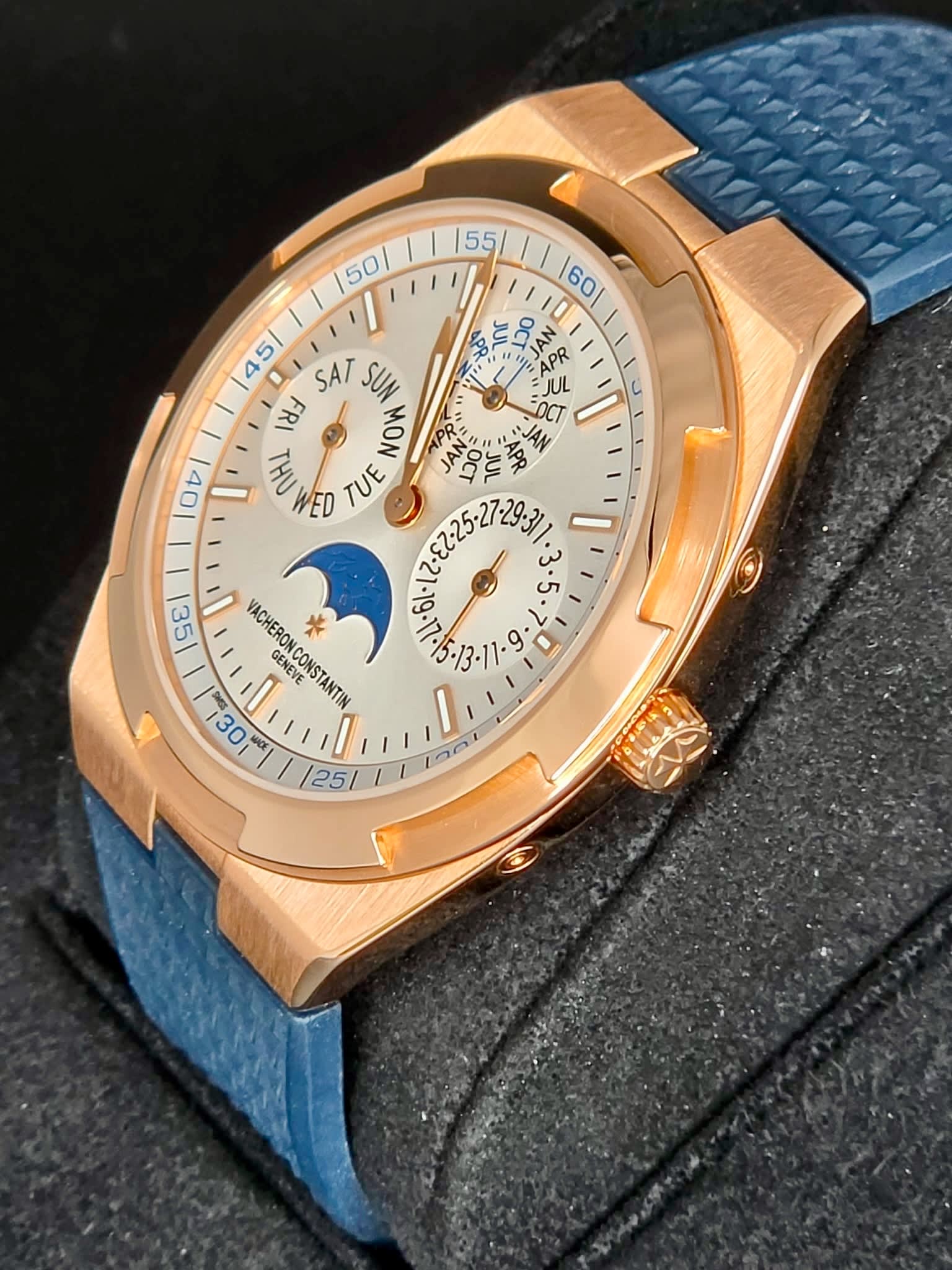 Vacheron Constantin Overseas Perpetual Calendar